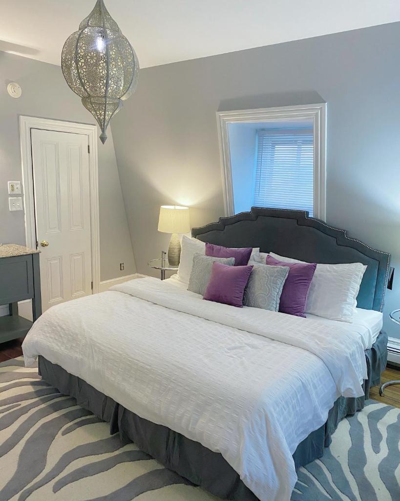 The Hugh Boutique B&B - Tap to explore photos