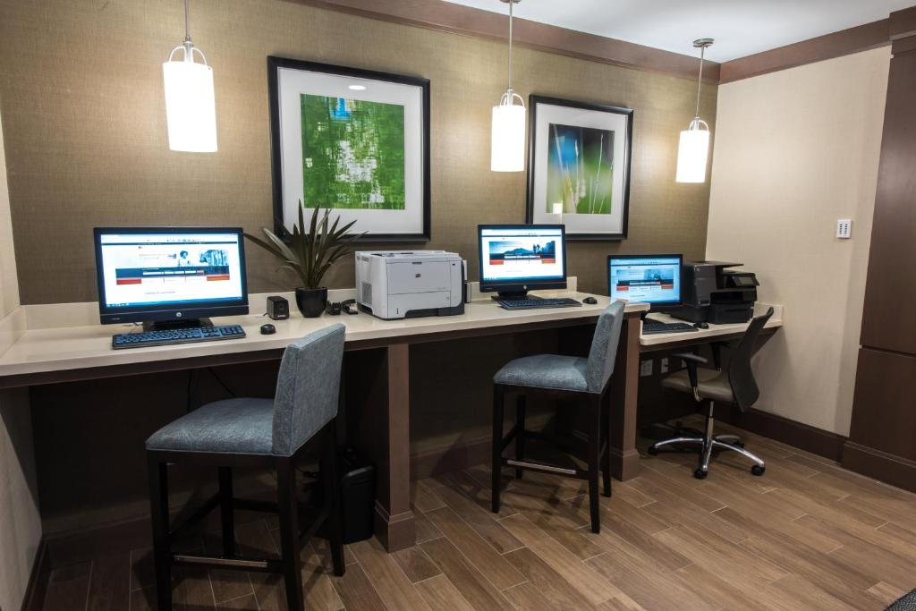 Staybridge Suites Albany Wolf Rd-Colonie Center, an IHG Hotel photo 1