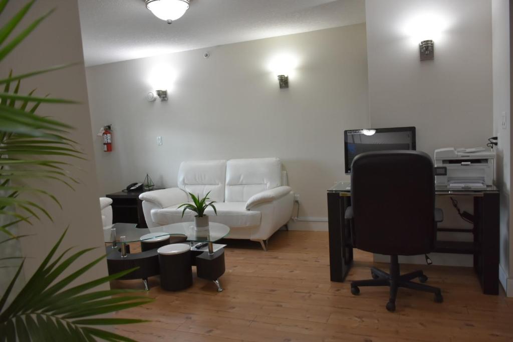 Super 8 by Wyndham Fort McMurray photo 3