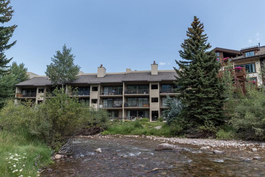 Vail Village Condo with Free Ski & Board Storage by RedAwning image