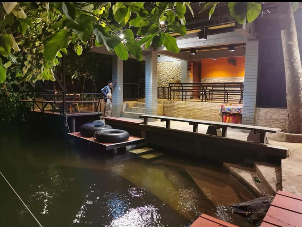 Kaengkrachan River Hut photo 1
