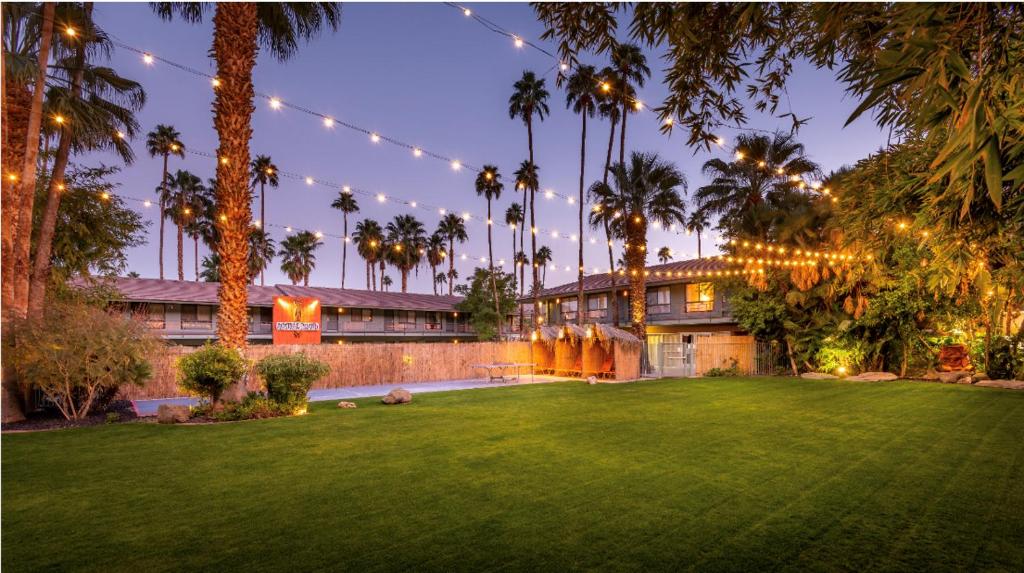Caliente Tropics Hotel image