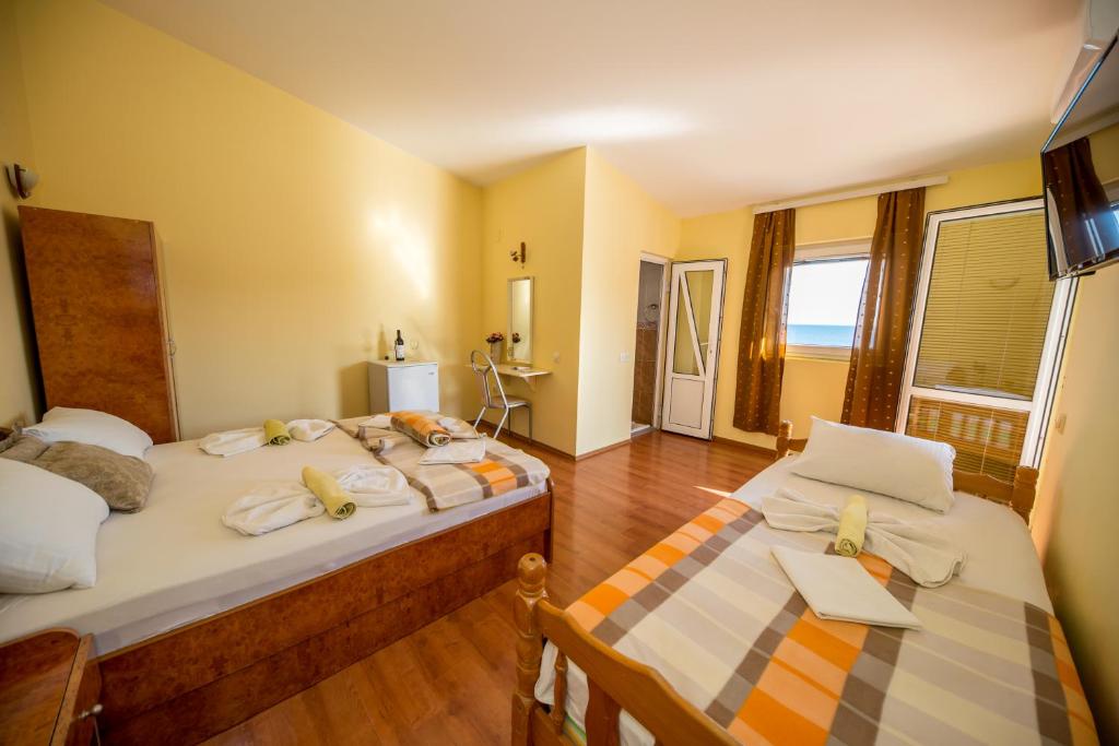 Трехместный (Стандартный трехместный номер с видом на море), Apartments Stari Grad
