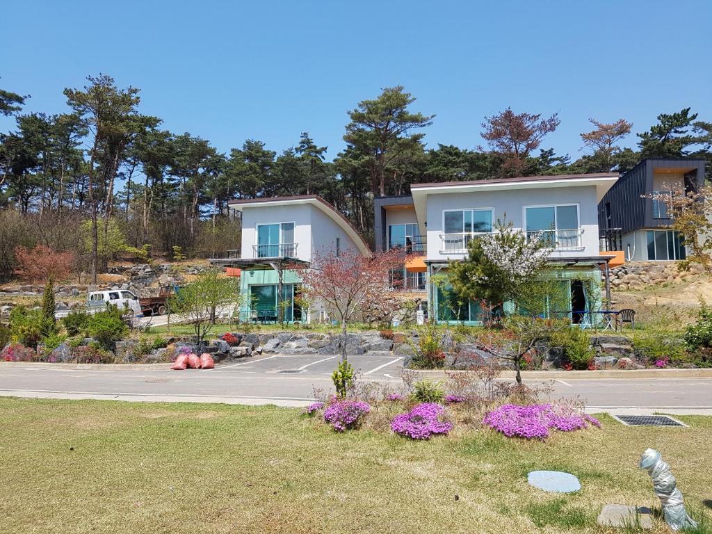 Daecheon Baroh Village photo 3