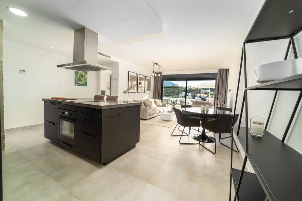 Mirador Bright, modern apt in La Quinta with large terrace and amazing views photo 4