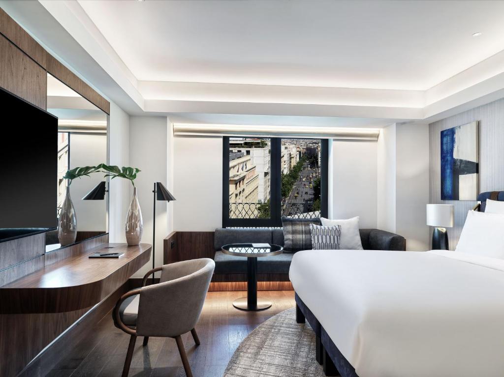 Двухместный (Номер Делюкс с кроватью размера «king-size»), Athens Capital Center Hotel - MGallery Collection