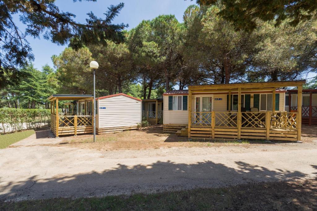 Camping Adria Mobile Homes in Brioni Sunny Camping photo 4
