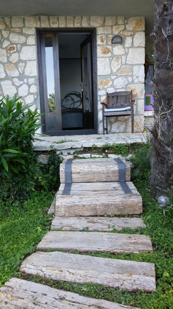 Artistic Beach House with Pool photo 3