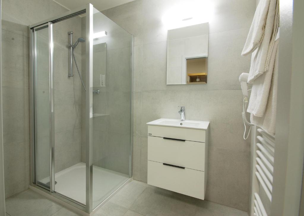 Семейный (Семейный номер с бесплатной парковкой), Adeba Hotel
