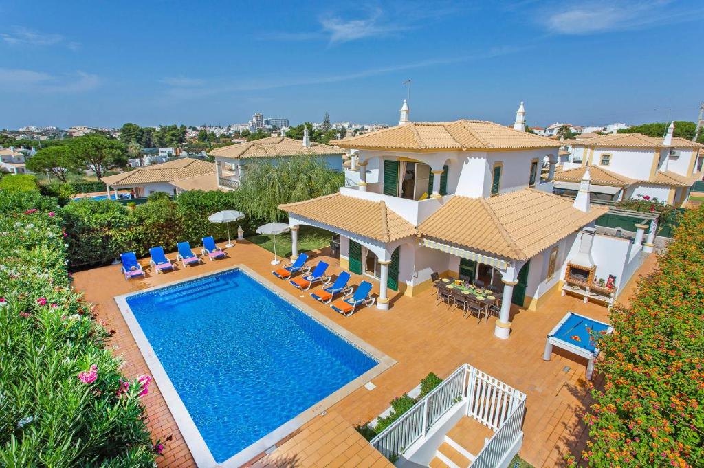 Villa White Sands - Private Oasis, Heated Pool, Beaches & Strip Nearby photo 4