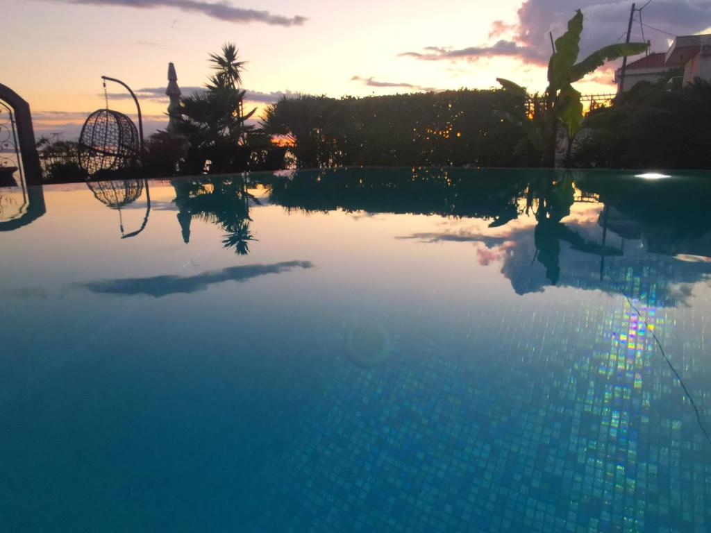 Villa Maris- beachfront villa with exclusive pool photo 3