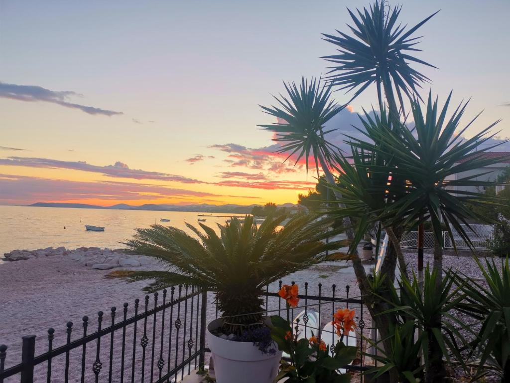 Villa Maris- beachfront villa with exclusive pool photo 4
