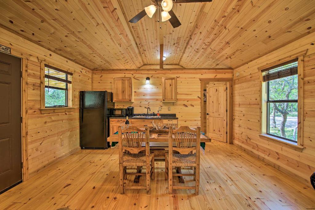 Rustic-Chic Country Cabin - 10 Mi to Main Street! photo 4