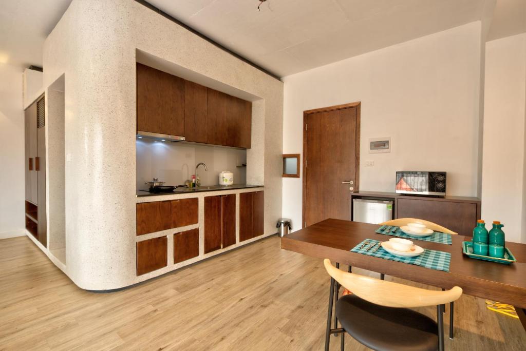 Lily Hometel Ba Dinh