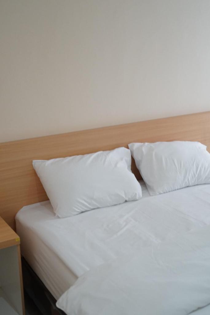 Gold Line Guest House Room Type - Deluxe Double Room