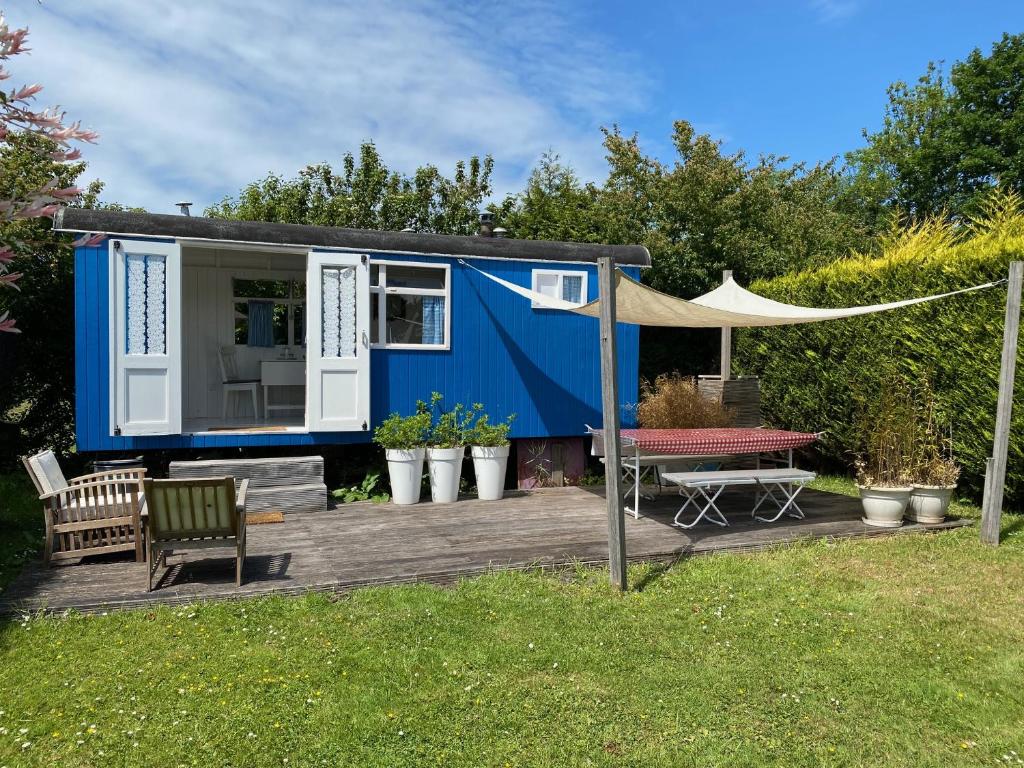 Little blue house (on the campsite) photo 1