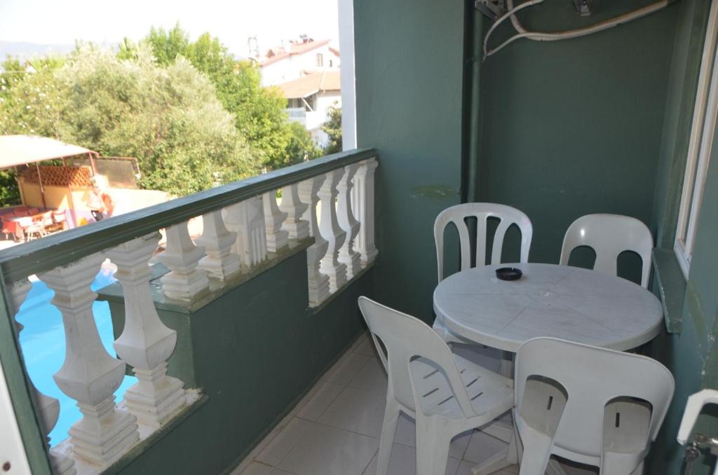 Club Sunset Apartments photo 1