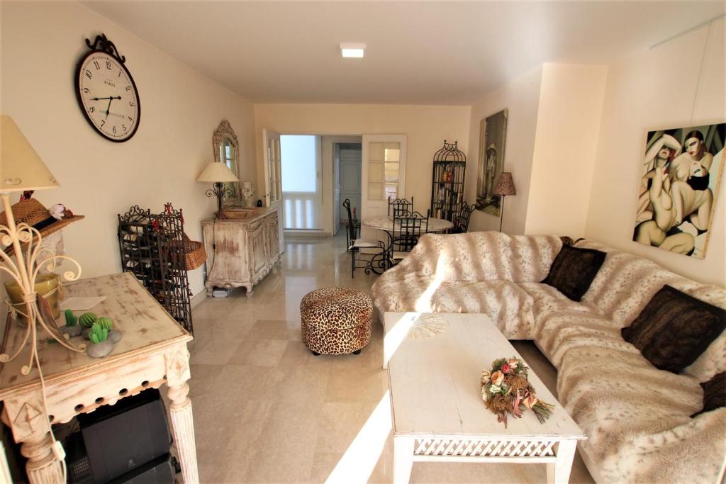 Apartment 2 bedrooms2 bathroomsterrace equipped in Palm beach area photo 2