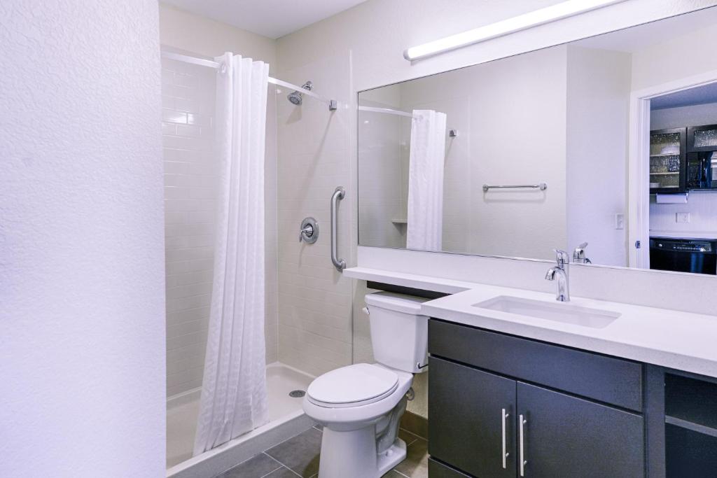 Candlewood Suites Lakeville I-35, an IHG Hotel photo 3