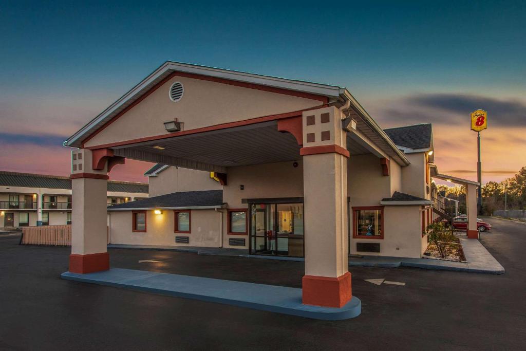 Super 8 by Wyndham Florence image
