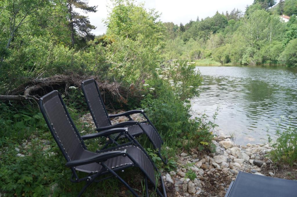 Gite en Ardèche en face de la rivière photo 3