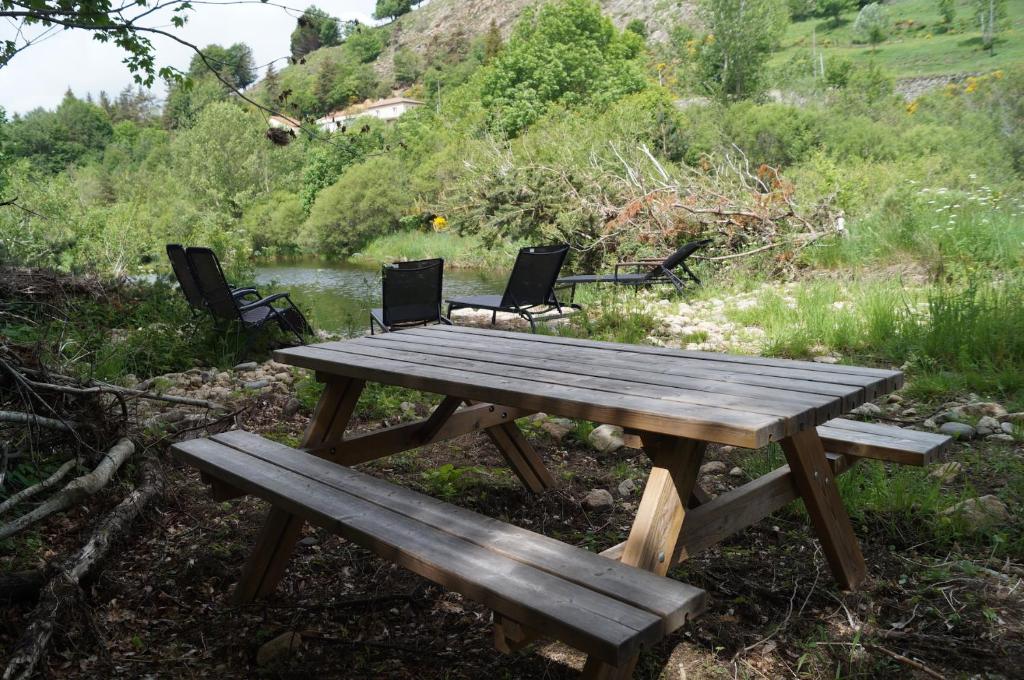 Gite en Ardèche en face de la rivière photo 2