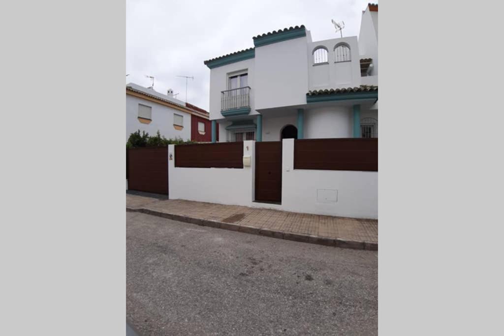 CASA DE DISEÑO EN LA PLAYA. photo 1