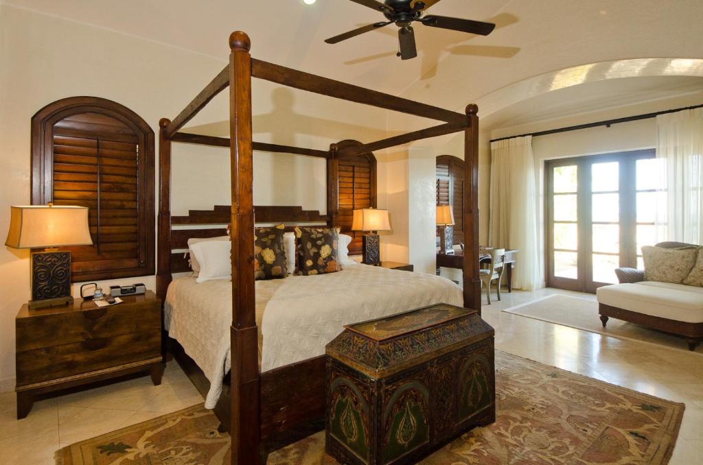 Villa Las Arenas, The Sands, View of the Arch of Cabo San Lucas, Sleeps 8 photo 4