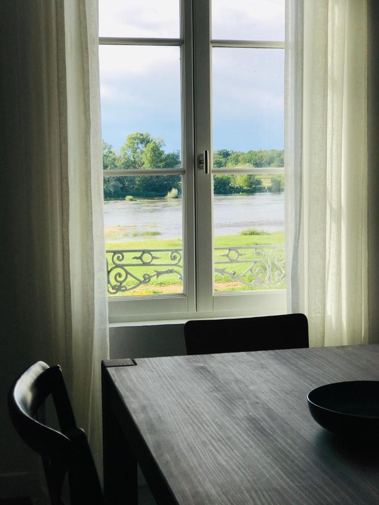 Au pied du Chateau de Chaumont sur Loire photo 1