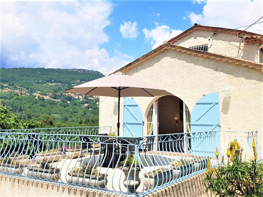 B&B with charm, quiet, kitchen, sw pool. photo 3