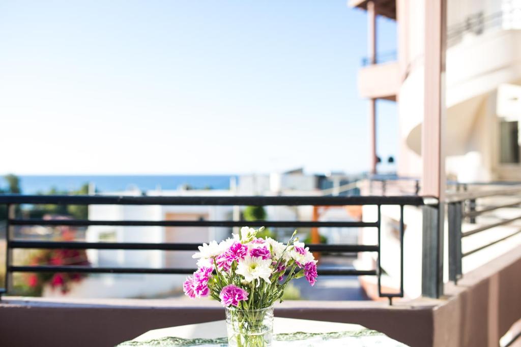 Yasmine Apartments and Rooms