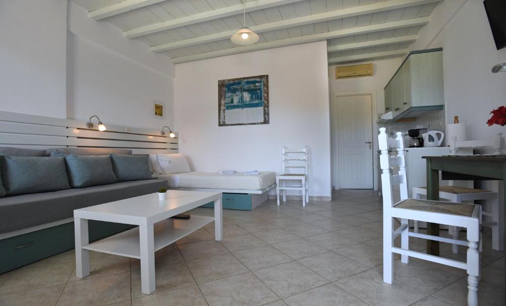 Nostos Beachfront Apartments & Studios photo 4