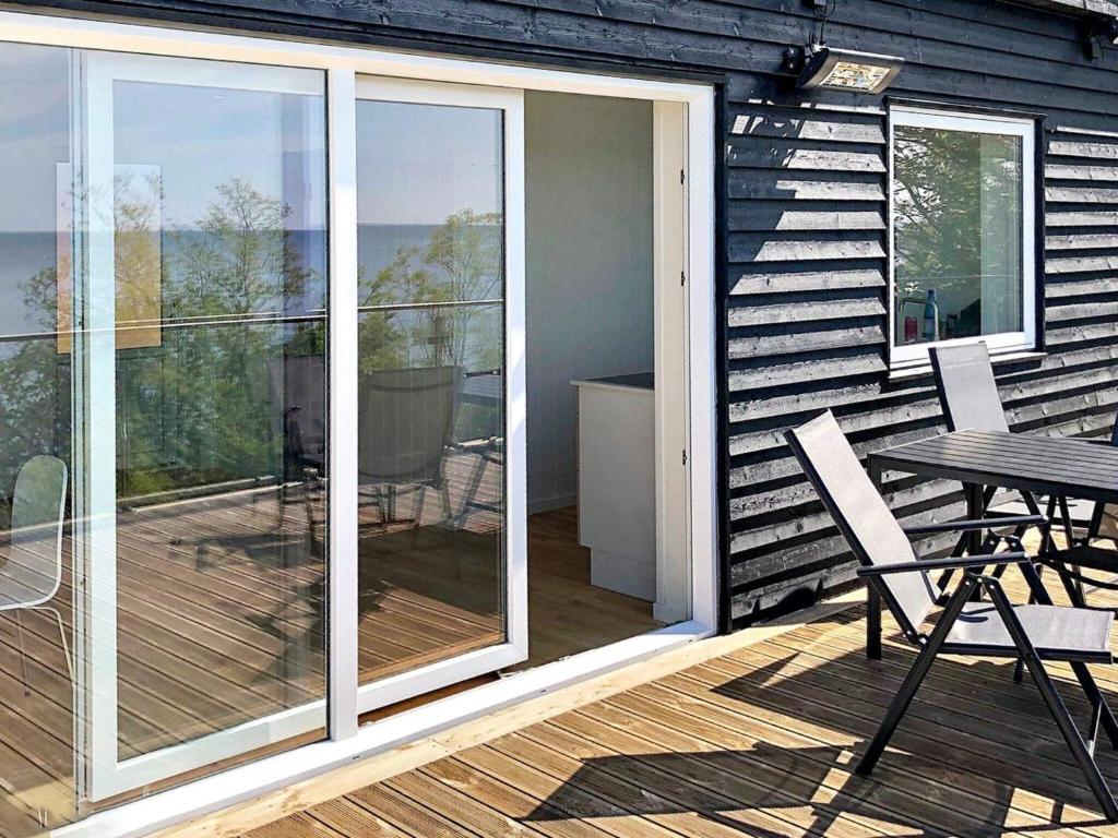 3 person holiday home in R nne photo 4