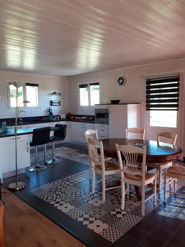 PETITE MAISON EN BOIS photo 3