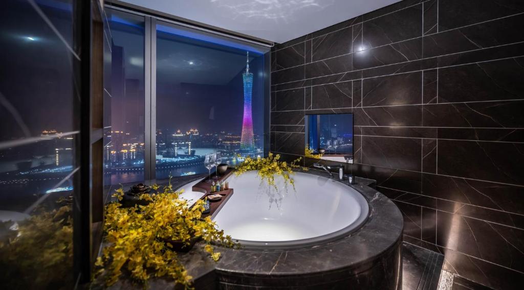 Guangzhou Elegant Hotel photo 2
