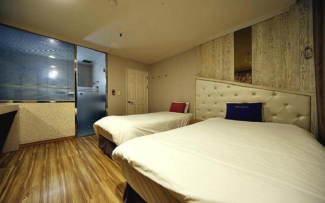 Central Hotel photo 3