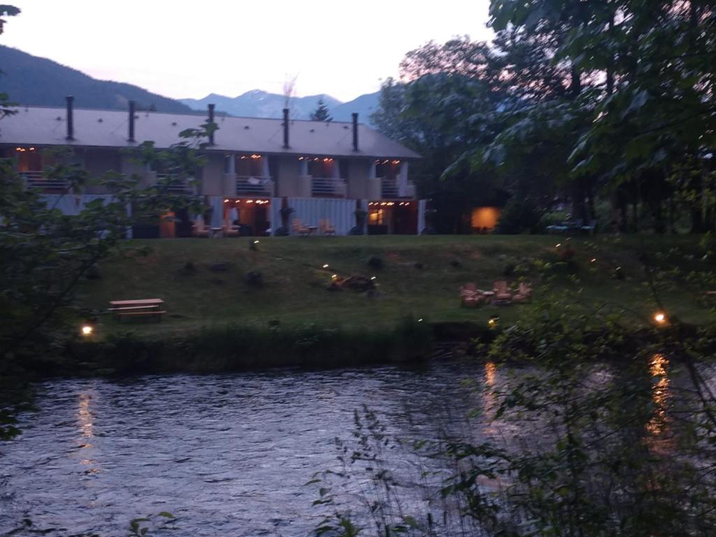 Moon River Suites #1 photo 4