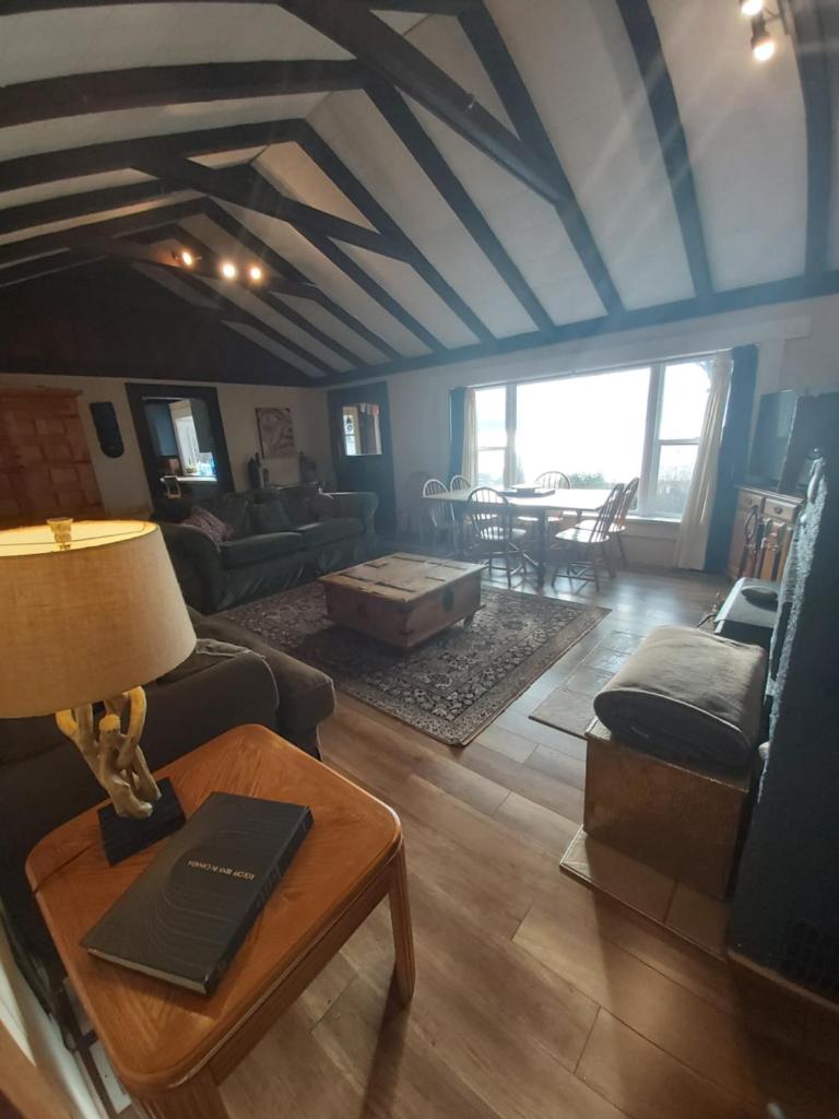 Halfmoon Haven Beach Cottage or Oceanview Suite photo 4