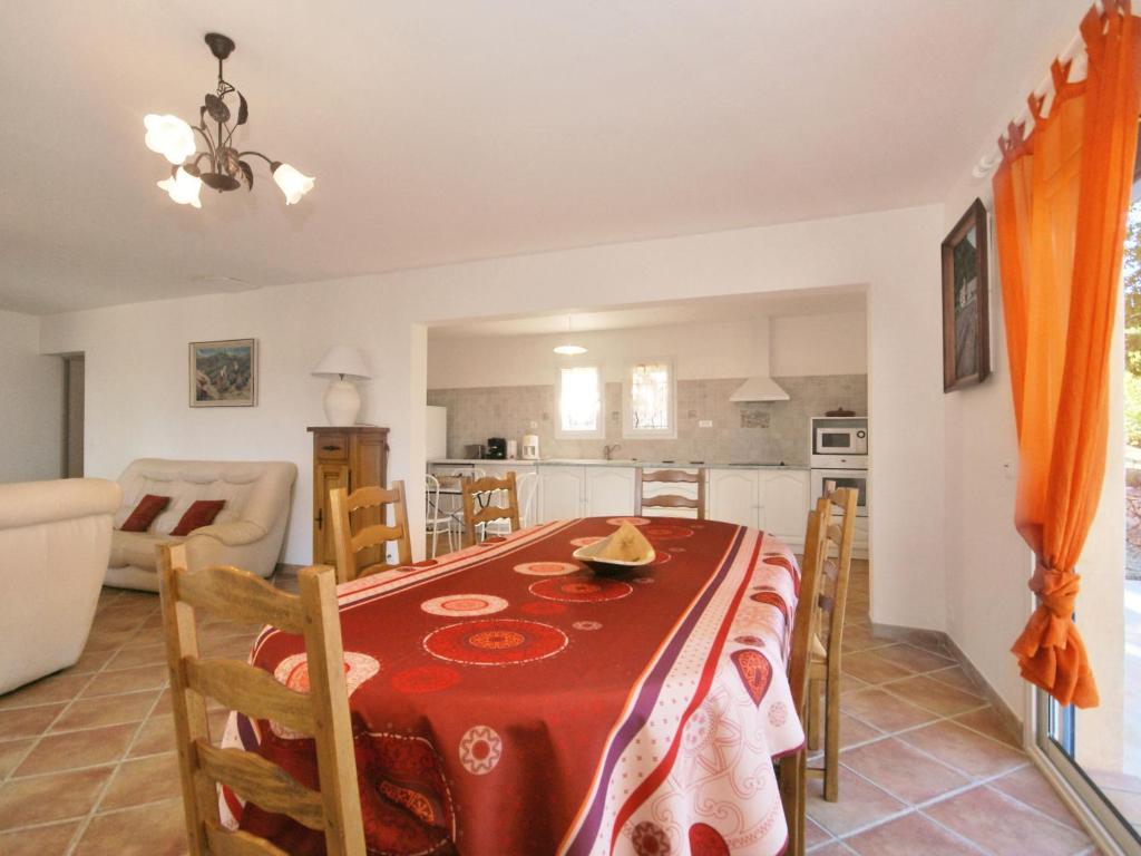 Pastoral Holiday Home with Terrace Garden photo 3