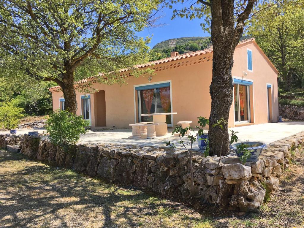 Pastoral Holiday Home with Terrace Garden photo 1