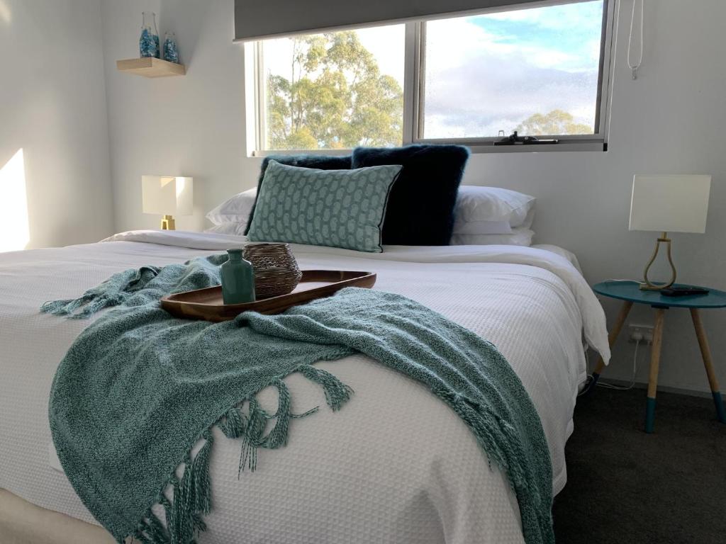 Damais - 4 king or 8 single beds WiFi, Netflix, Alexa, pet friendly photo 3