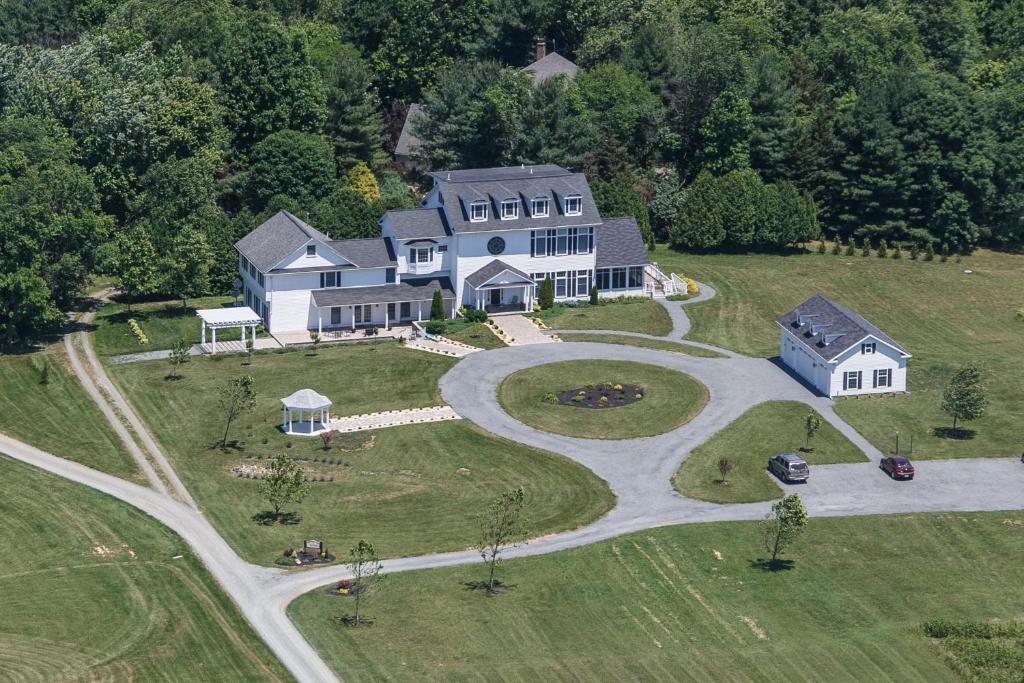 Loudoun Valley Manor image