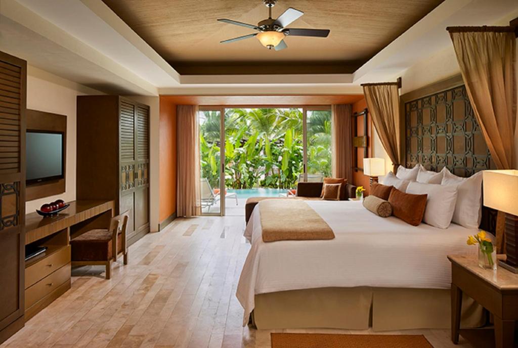Сьюит (Junior Suite Swimout King), Now Amber Resort & SPA
