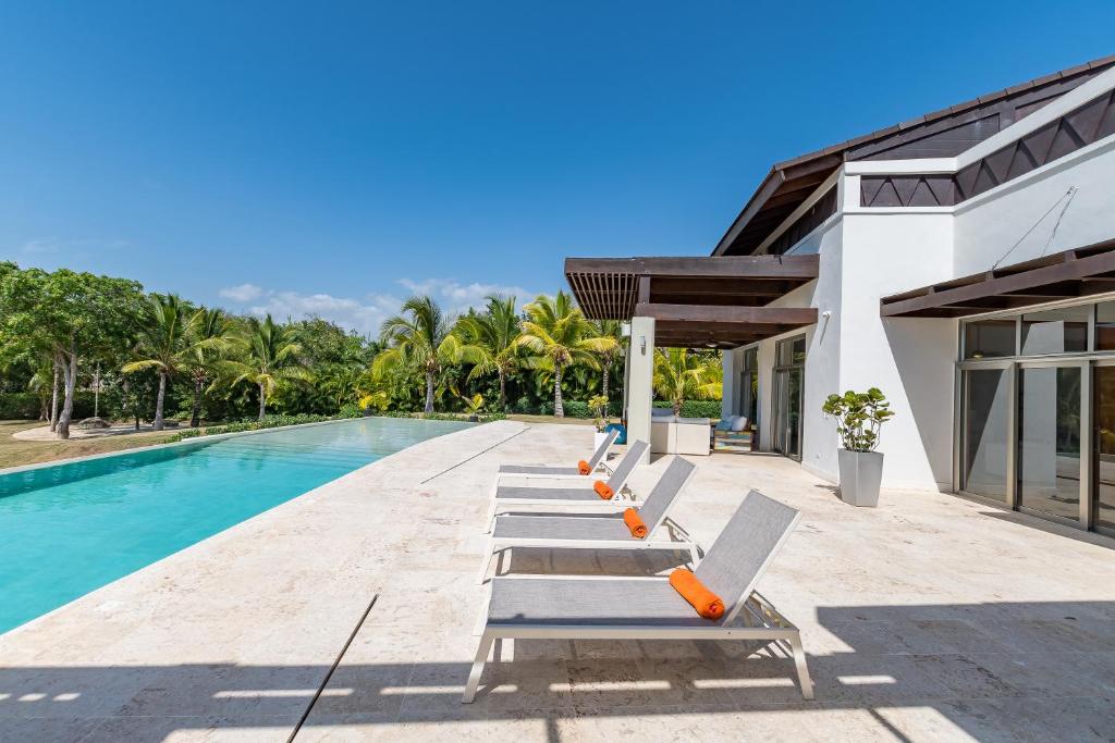 Unique Private Villa with Pools and Golf Cart photo 1