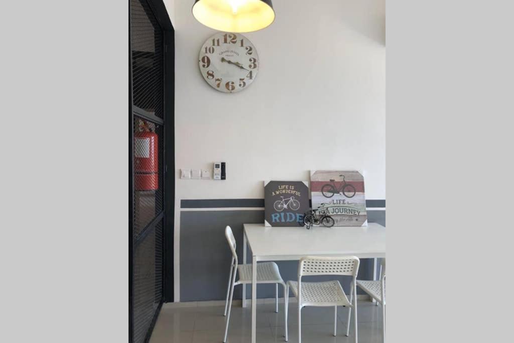 Enjoy Modern, Spacious, Peaceful stay with Lake view - Gravit8 photo 2