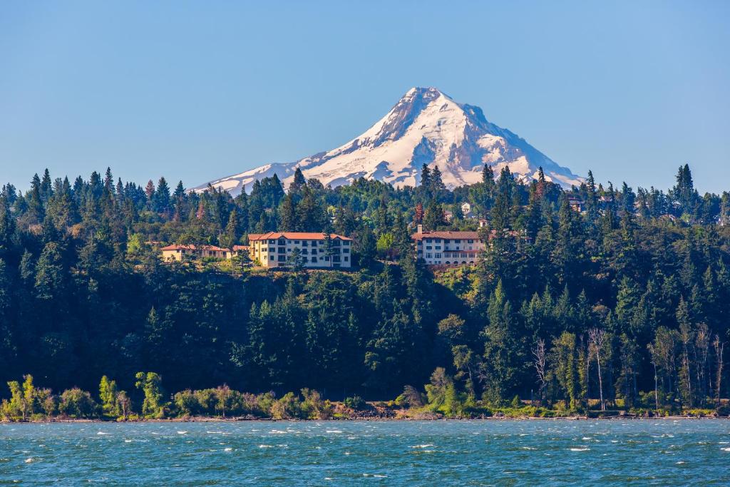 Columbia Cliff Villas Hotel image
