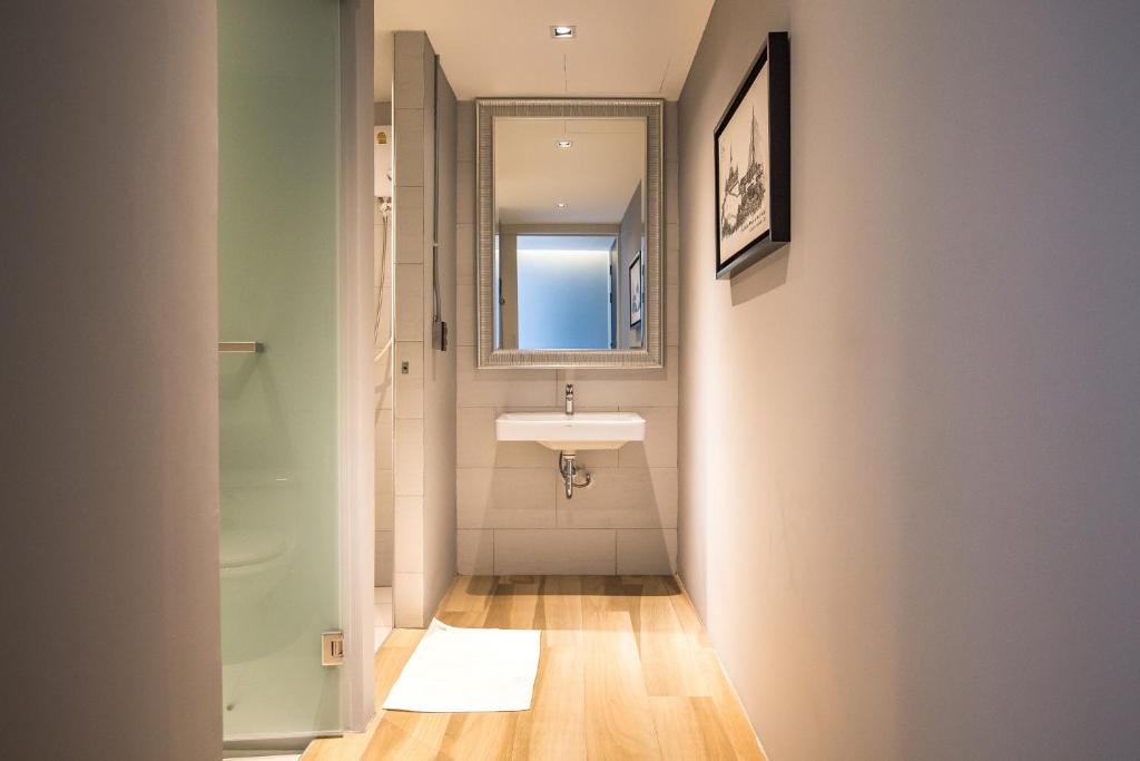 Семейный (Семейный двухместный номер с 1 кроватью), Sleepbox Sukhumvit 22 Hostel