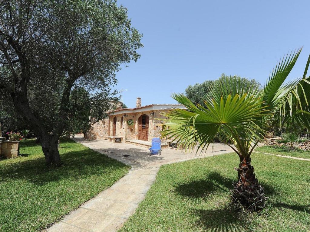 Modern Villa in Castrignano del Capo with Swimming Pool