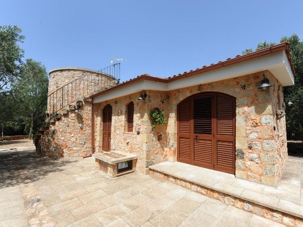 Modern Villa in Castrignano del Capo with Swimming Pool photo 2