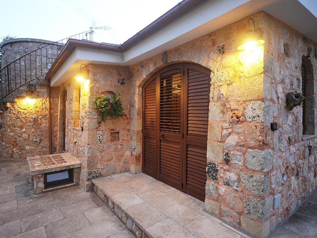 Modern Villa in Castrignano del Capo with Swimming Pool photo 3